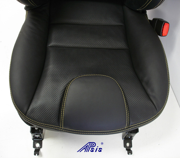 C6 UltraDeluxe Seat-finished-individual-close shot-lower-1-crop