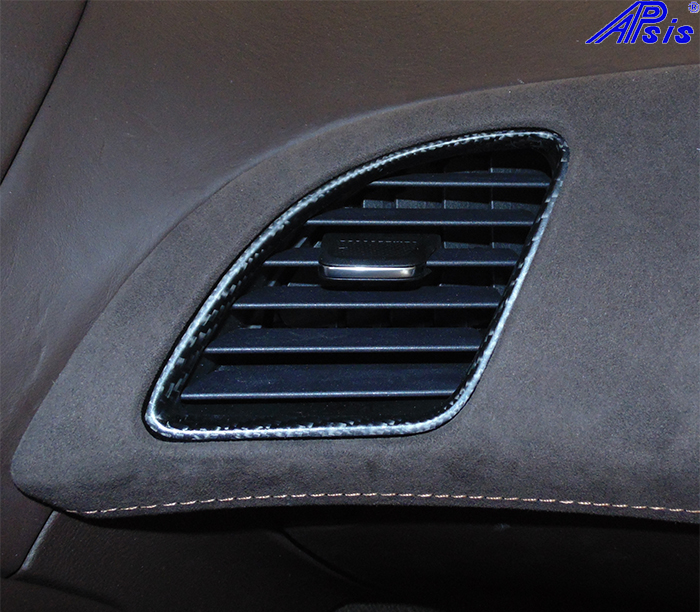 C7 Center Right Air Vent-matte-installed-1