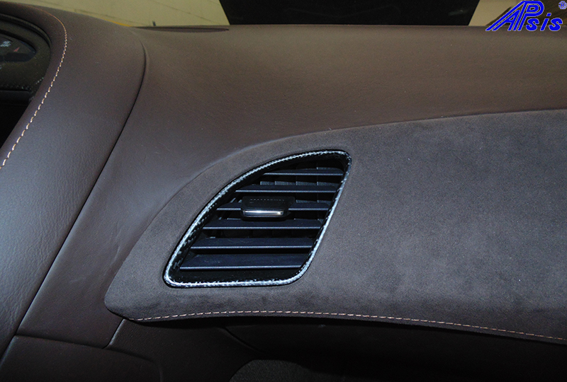 C7 Center Right Air Vent-matte-installed-2