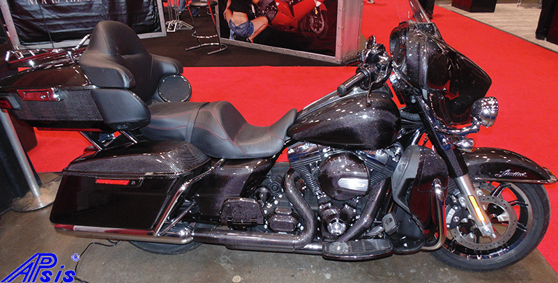 FLH Whole Bike-taken at v-twin expo-6