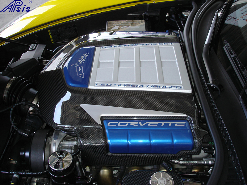ZR1 CF Engine Cover w-arrow-install-1